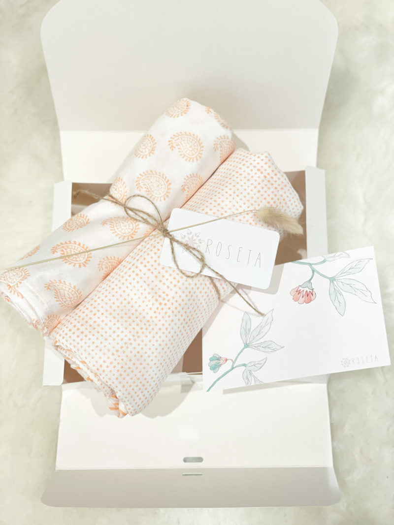 Coffret naissance personnalise couvertur et drap roseta design