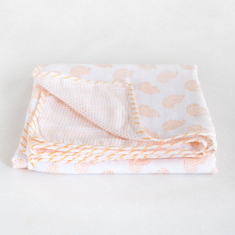 Cote reversible de la couverture bebe personnalise d'imprimes oranges roseta design