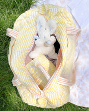 Charger l&#39;image dans la galerie, Intérieur sac week bebe personnalise a rayures jaunes roseta design